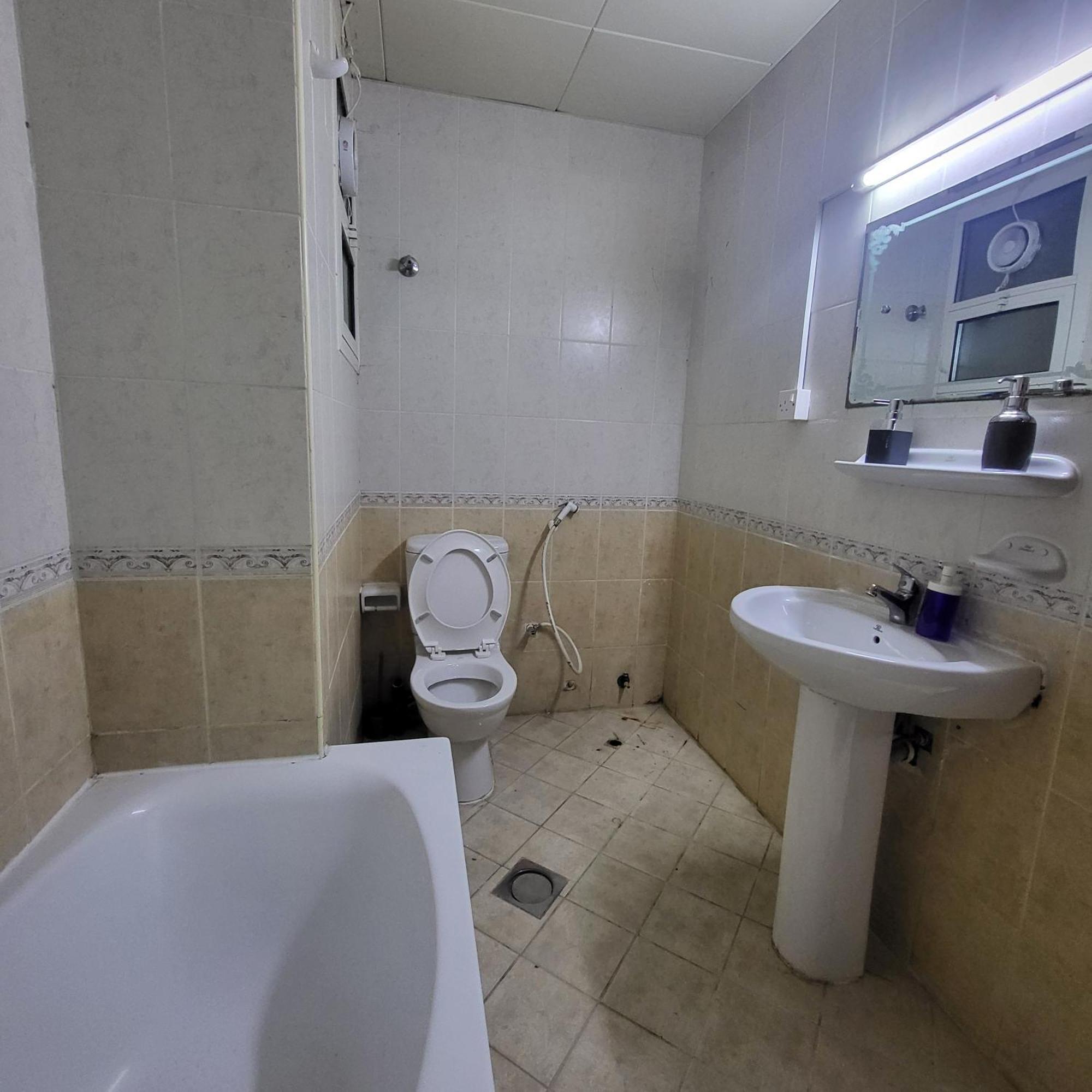 Corniche Full Studio Apartment Abu Dhabi Exterior photo